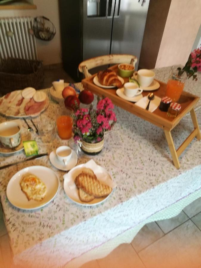 Bed and Breakfast A Casa Di Anna Cortemilia Екстер'єр фото